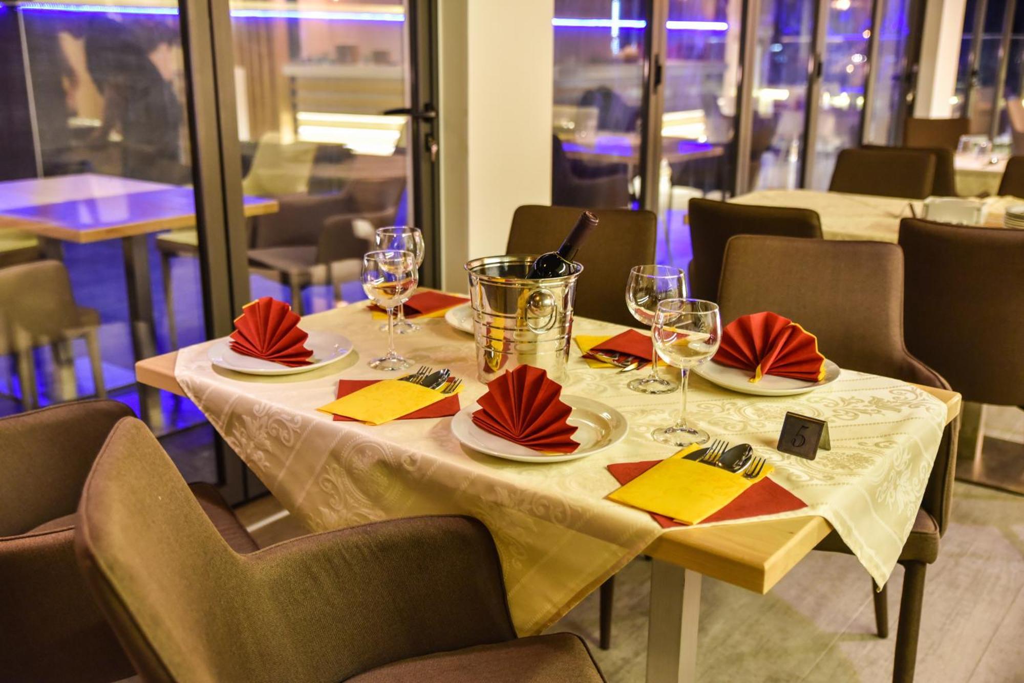 Hotel Evropa أولتْسي المظهر الخارجي الصورة
